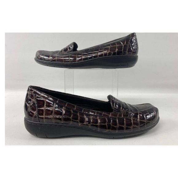Clarks Sz 10 BrownAlligator Bendables Women's Loafer - Picture 2 of 11